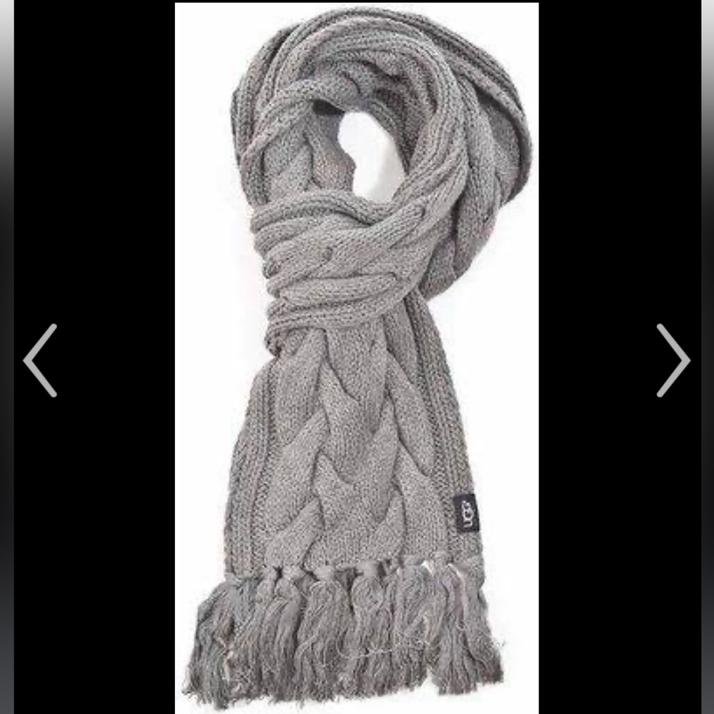 Ugg Gray scarf